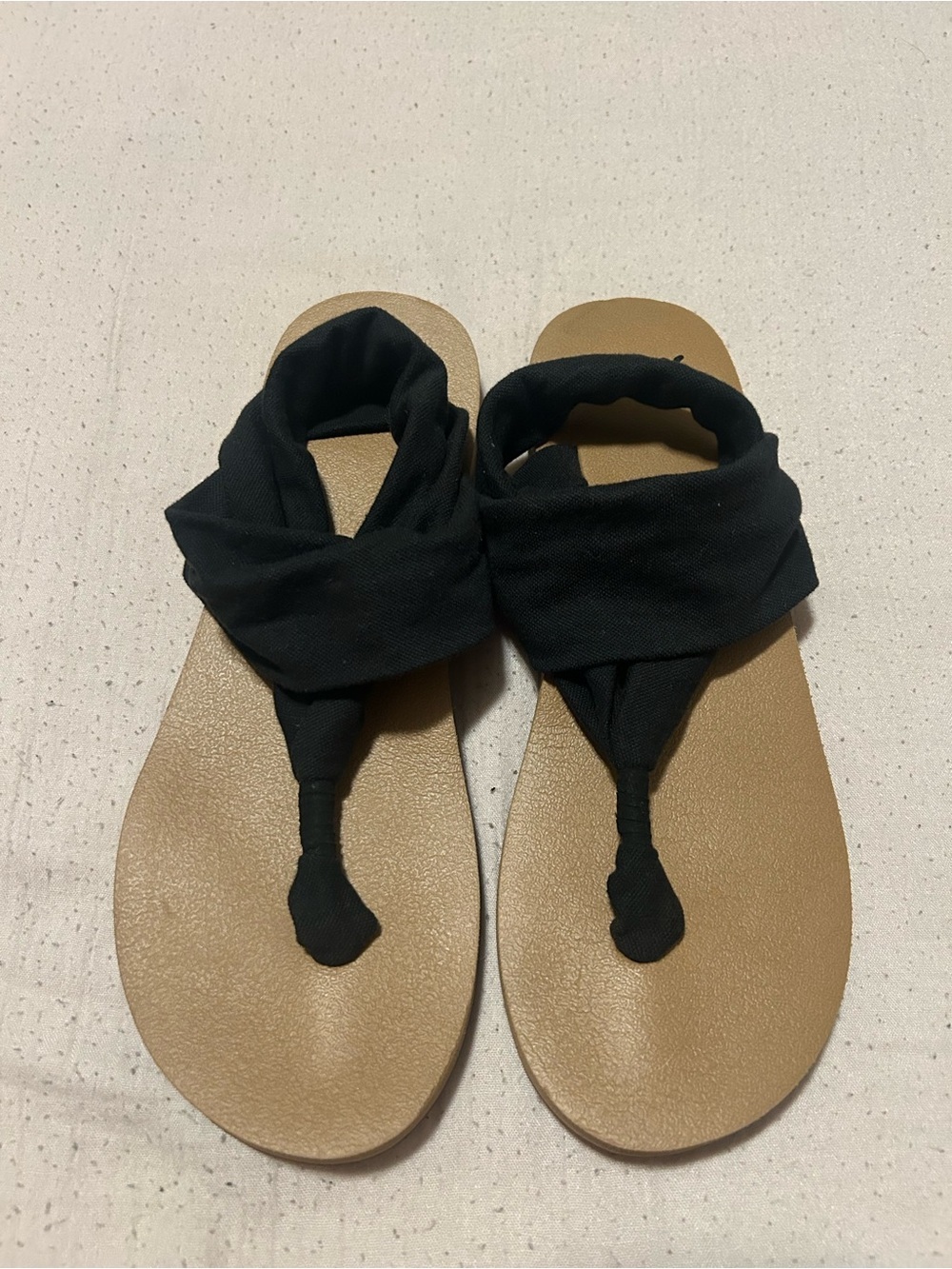 Sanuk Black Fabric Wrap Toe-Post Sandals with Tan Footbed